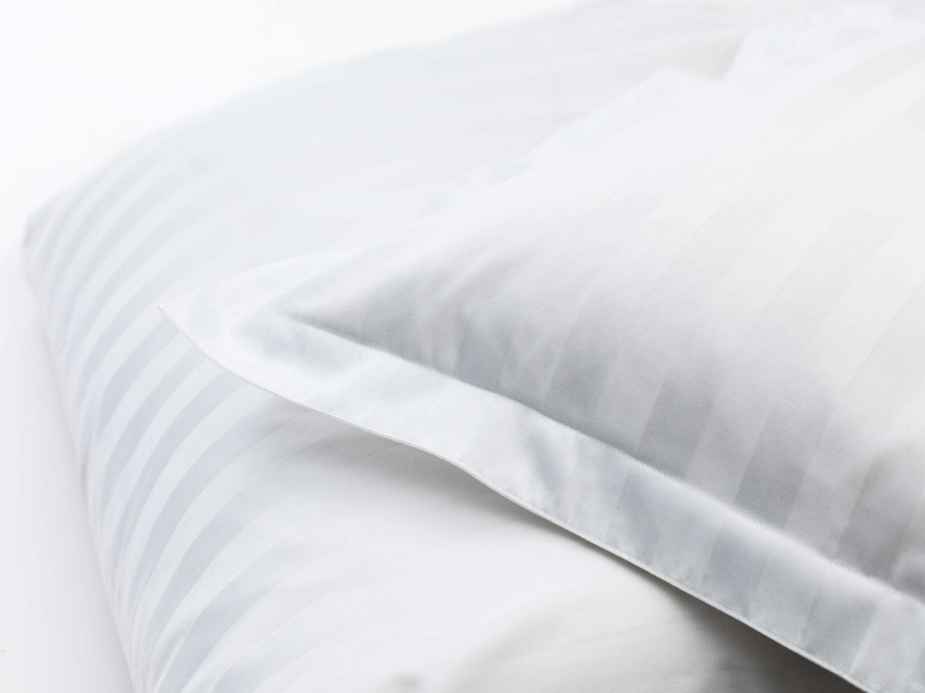 DUX bed linen  satin stripe white